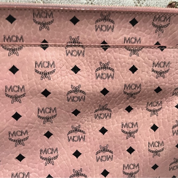 MCM Visetos crossbody or clutch bag 11x8 in pink excellent condition - Picture 7 of 10